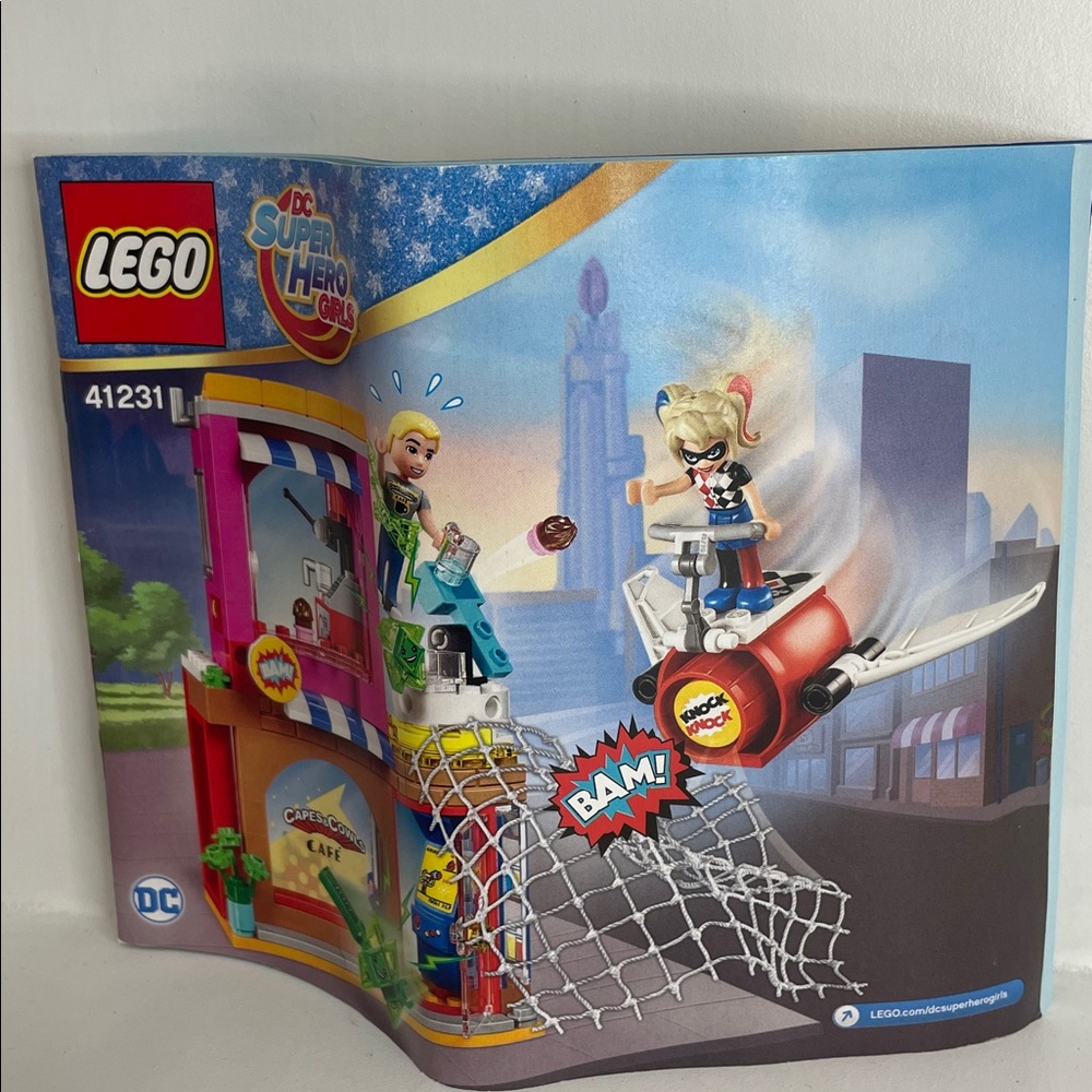 Lego Super Hero Girls Cafe Escape Playset  41231 - Picture 9 of 10